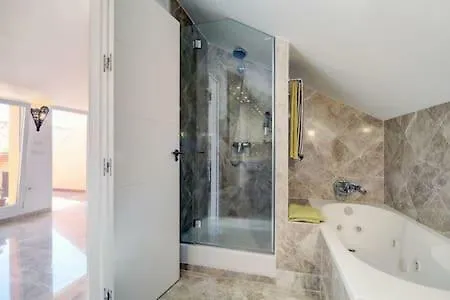 Luxury Duplex In Manilva